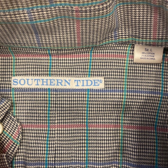 Southern Tide Button down - Picture 3 of 3